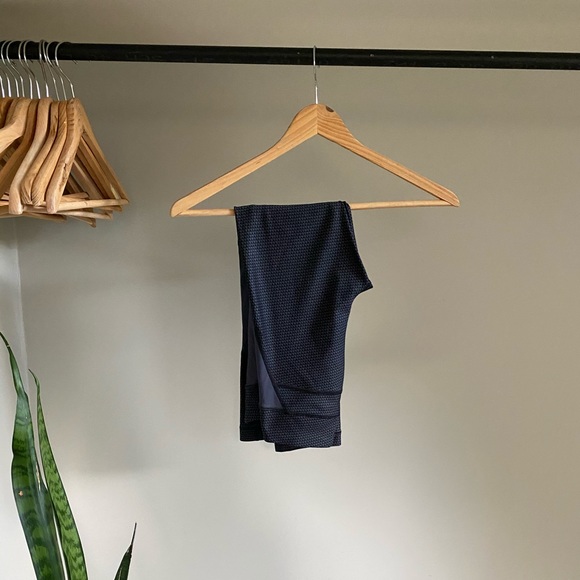 Under Amour Capris Leggings - Size XS - Picture 7 of 7